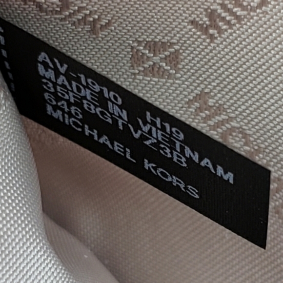 Michael Kors Jet Set Zip Wallet Brown - Picture 5 of 6